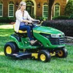 John Deere S100 42″ 17.5 HP Gas Hydrostatic Riding Lawn Tractor image 3