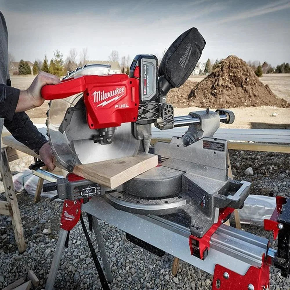 Milwaukee Dual-Bevel Sliding Compound Miter Saw M18 FUEL 2734 image 1